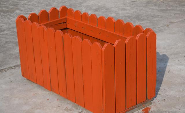 水性漆對(duì)公司公園花箱改造過(guò)程 代理商廠(chǎng)家